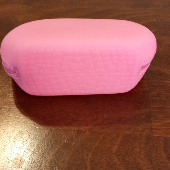 Pisidia Eco Friendly Silicone Makeup Bag 💄🛍️ - Picture 2 of 4